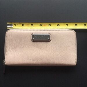 Marc by Marc Jacobs Q Slim Zip Around Wallet EUC